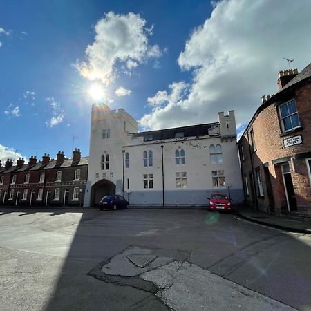 Chester Stays - Best Value Apartment With Free Parking In The Heart Of Τσέστερ Εξωτερικό φωτογραφία